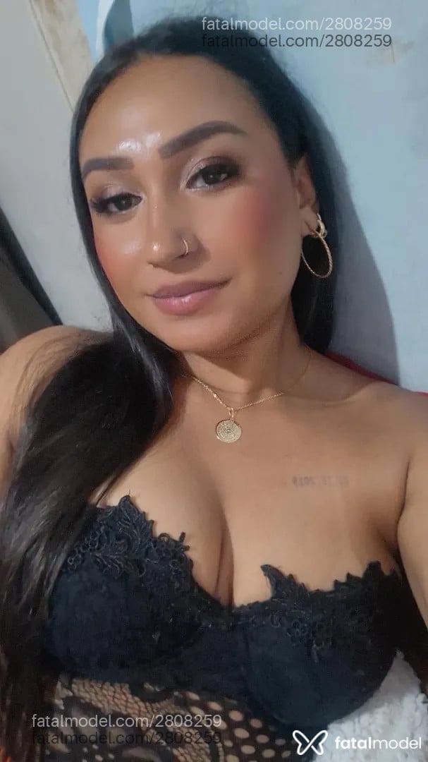 Acompanhante mulher morena (o) de olhos castanhos - Giovanna Matos
