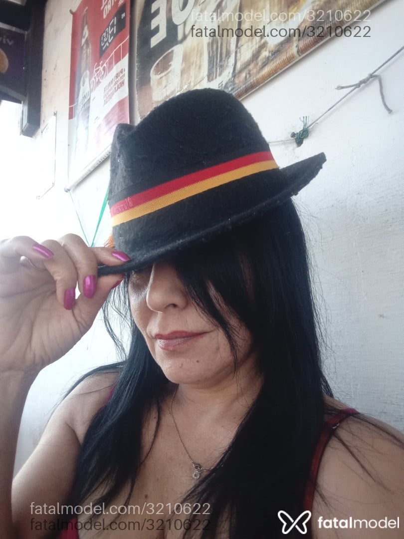 Acompanhante mulher morena (o) de olhos castanhos - Ana