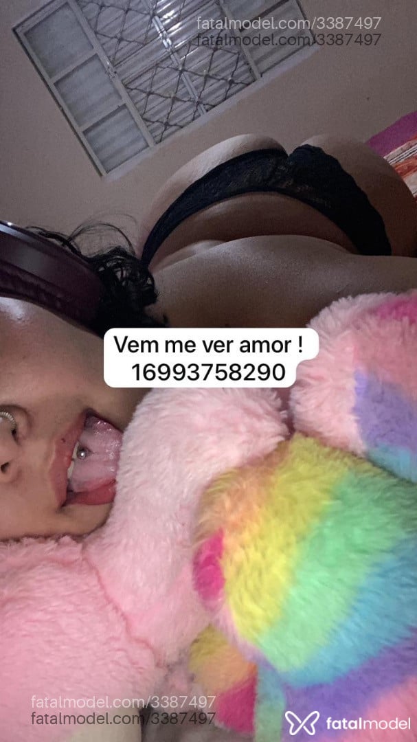 Acompanhante mulher ruiva (o) de olhos pretos - Mirella
