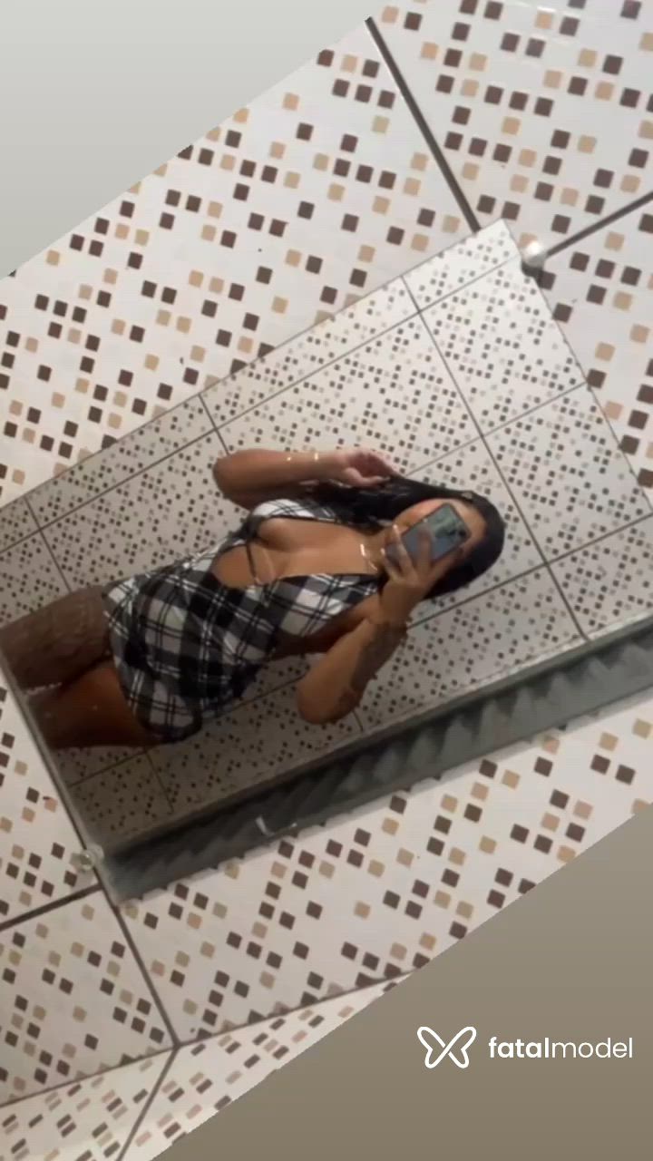 Acompanhante mulher morena (o) de olhos castanhos - Jhiuliana Alves