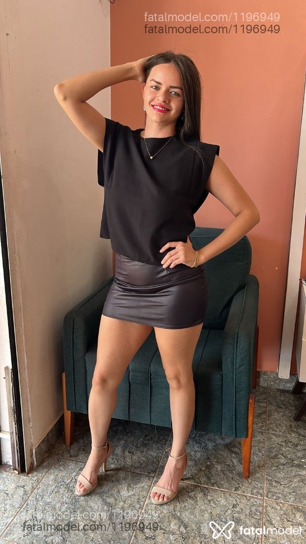 Acompanhante mulher loira (o) de olhos azuis - YSA MODELLO