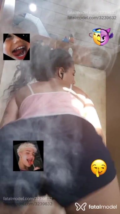 Acompanhante mulher com cabelo castanho de olhos castanhos em Virtual - Amanda