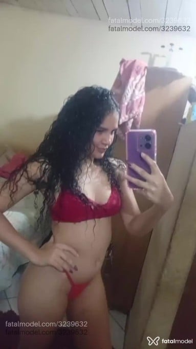 Acompanhante mulher com cabelo castanho de olhos castanhos em Virtual - Amanda