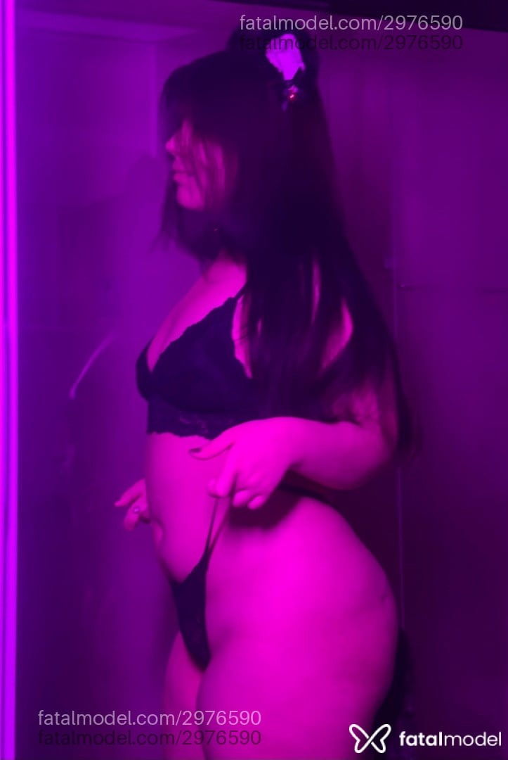 Acompanhante mulher morena (o) de olhos castanhos - Luna Angel