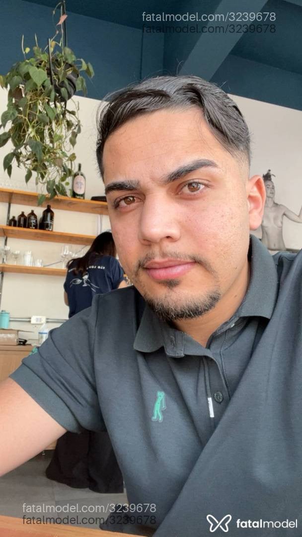 Acompanhante homem com cabelo castanho de olhos castanhos - Larj