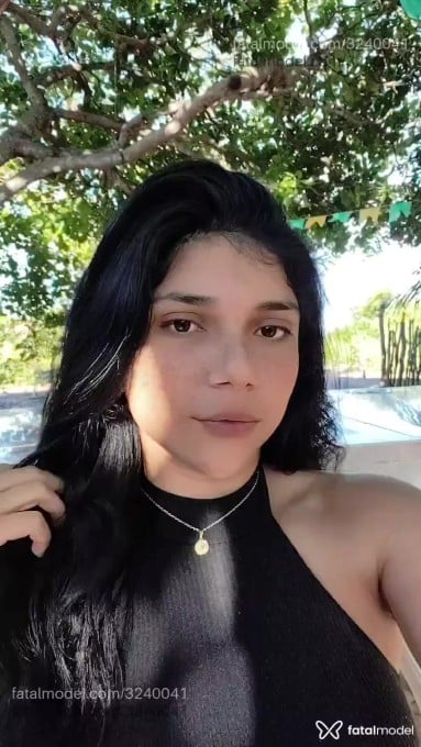 Acompanhante mulher morena (o) de olhos castanhos - Paola Acompanhante mulher morena (o) de olhos castanhos - Paola