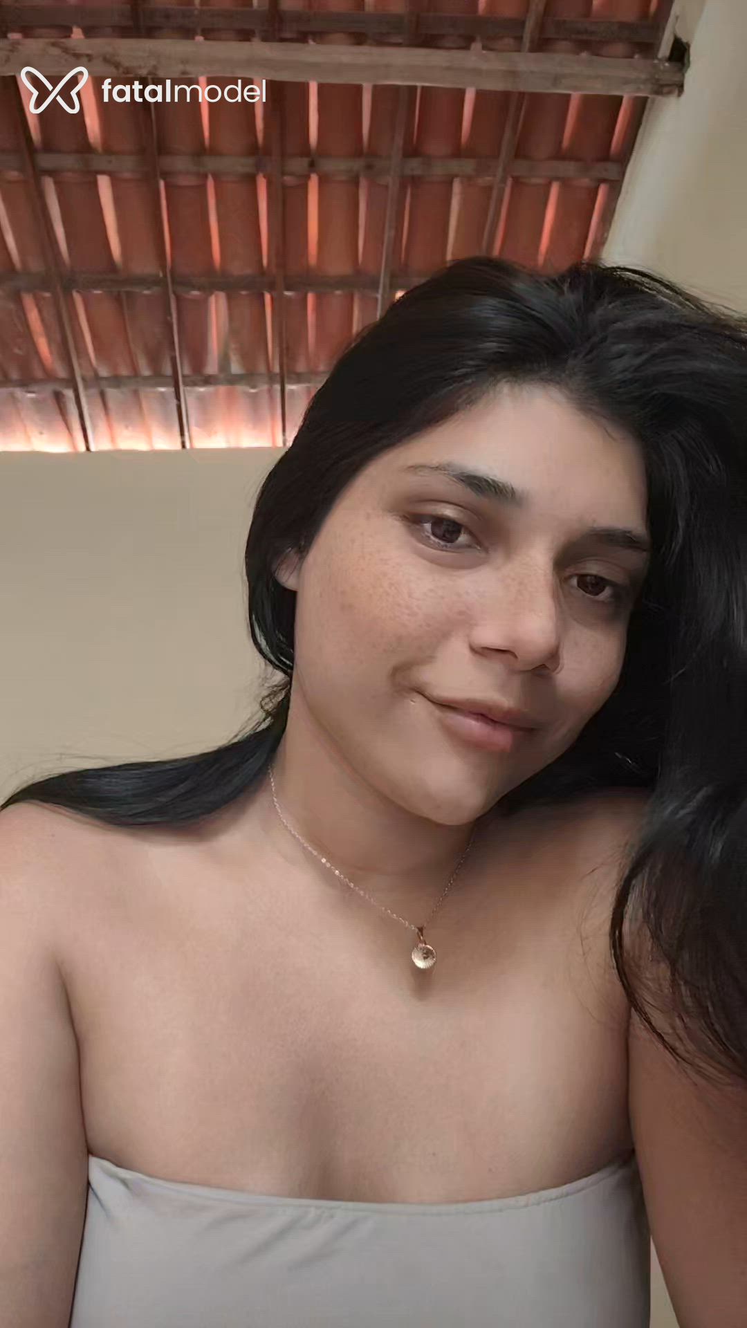 Acompanhante mulher morena (o) de olhos castanhos - Paola Acompanhante mulher morena (o) de olhos castanhos - Paola