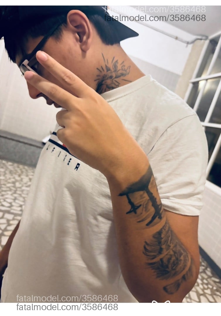 Acompanhante homem morena (o) de olhos pretos - Thiago