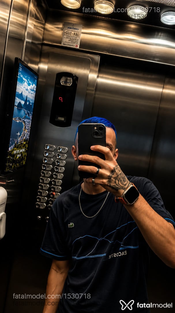 Acompanhante homem com cabelo colorido de olhos castanhos - Bielzin