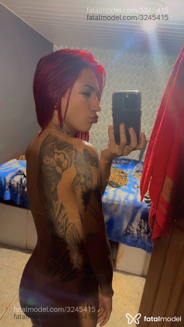 Acompanhante mulher ruiva (o) de olhos cinza - Macely