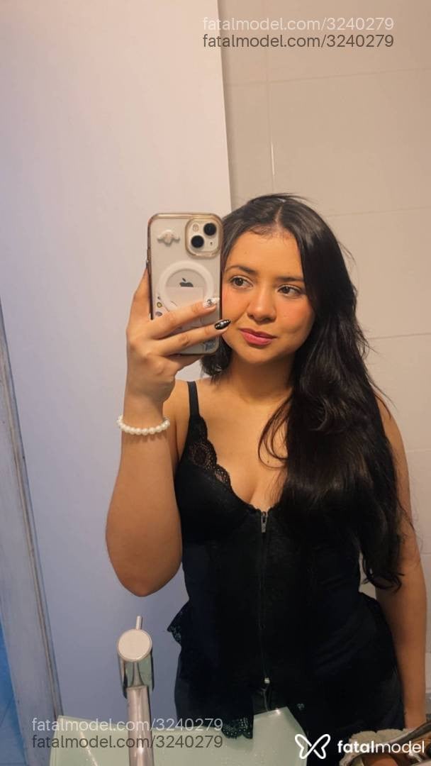 Acompanhante mulher com cabelo castanho de olhos castanhos em Curitiba - Mar Venezuelana