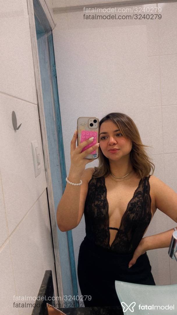 Acompanhante mulher com cabelo castanho de olhos castanhos em Curitiba - Mar Venezuelana