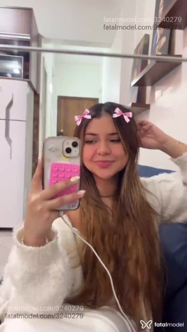 Acompanhante mulher com cabelo castanho de olhos castanhos em Curitiba - Mar Venezuelana