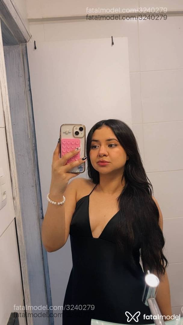 Acompanhante mulher com cabelo castanho de olhos castanhos em Curitiba - Mar