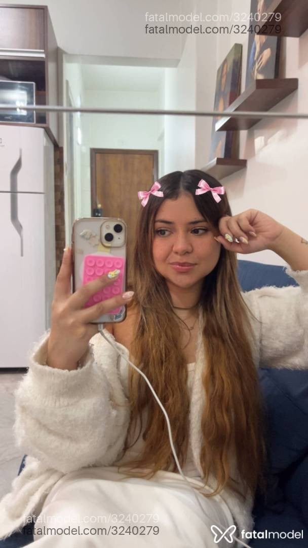 Acompanhante mulher com cabelo castanho de olhos castanhos em Curitiba - Mar Venezuelana
