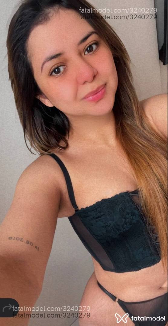Acompanhante mulher com cabelo castanho de olhos castanhos em Curitiba - Mar Venezuelana