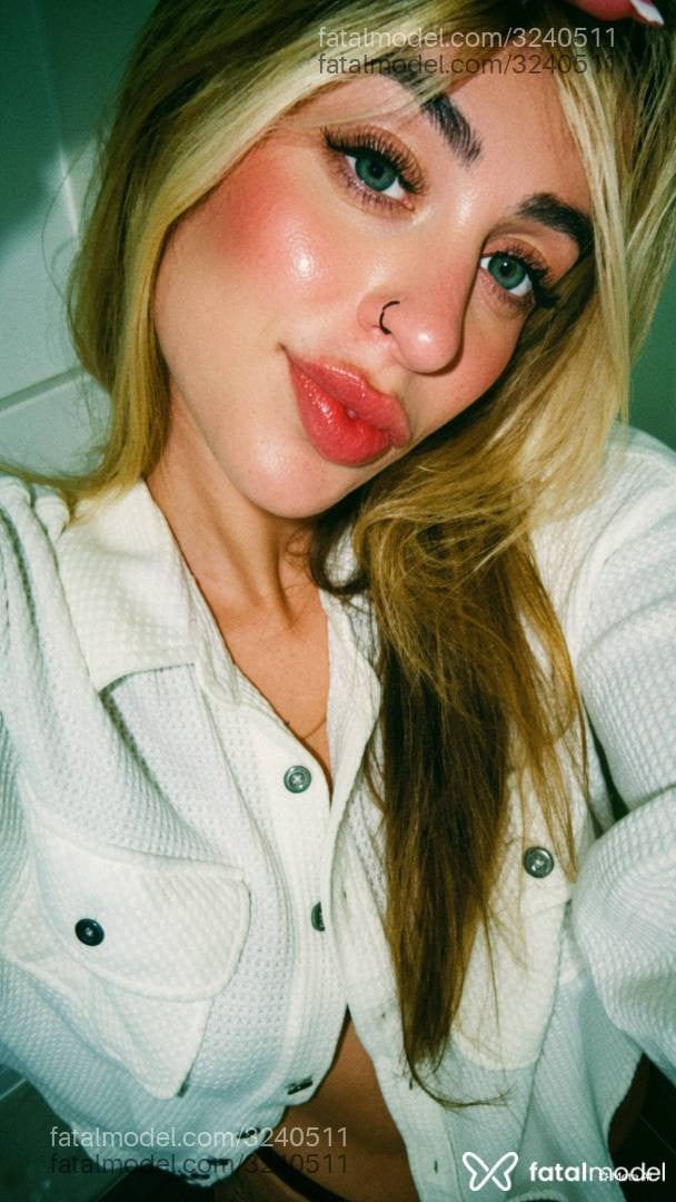 Acompanhante mulher loira (o) de olhos mel em Pelotas - Amandinha