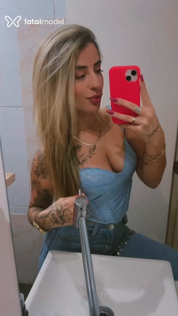 Acompanhante mulher loira (o) de olhos mel - Amandinha
