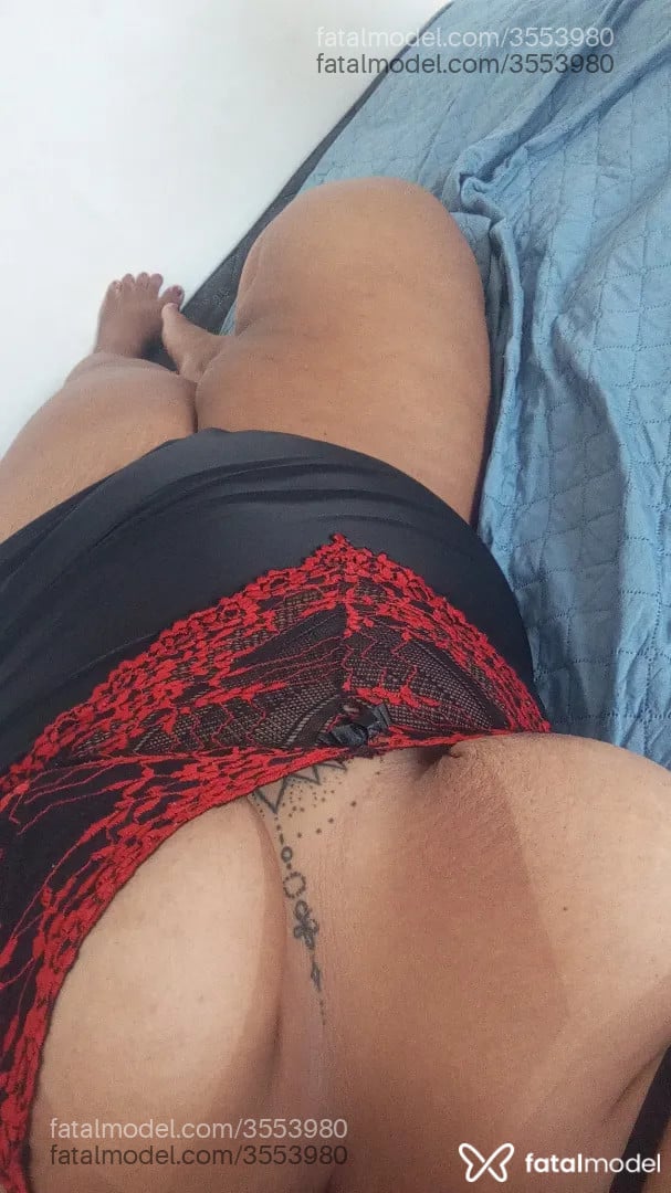 Acompanhante mulher morena (o) de olhos pretos - Luara