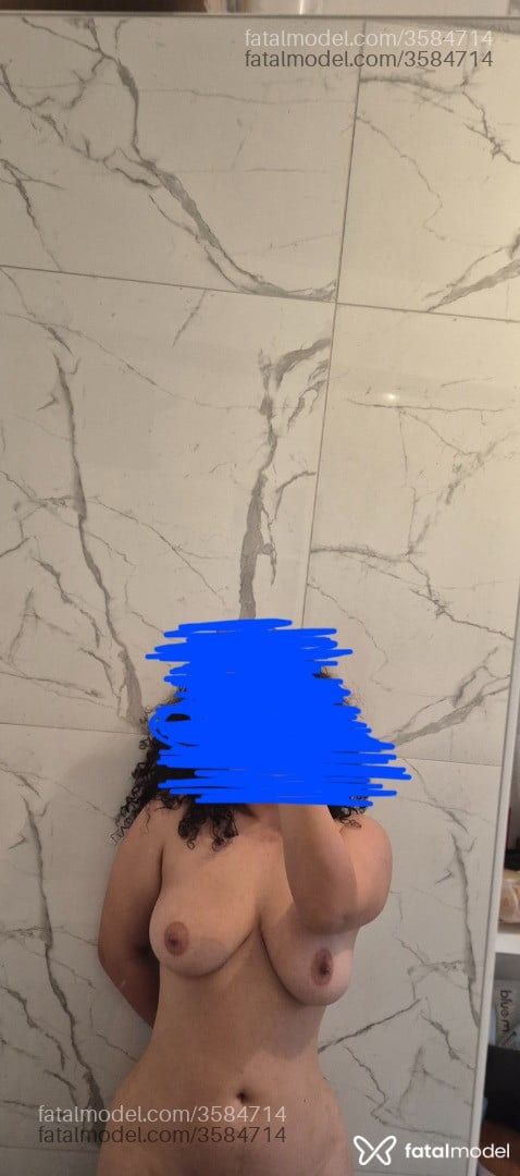 Acompanhante mulher morena (o) de olhos castanhos - Biancapoetudin
