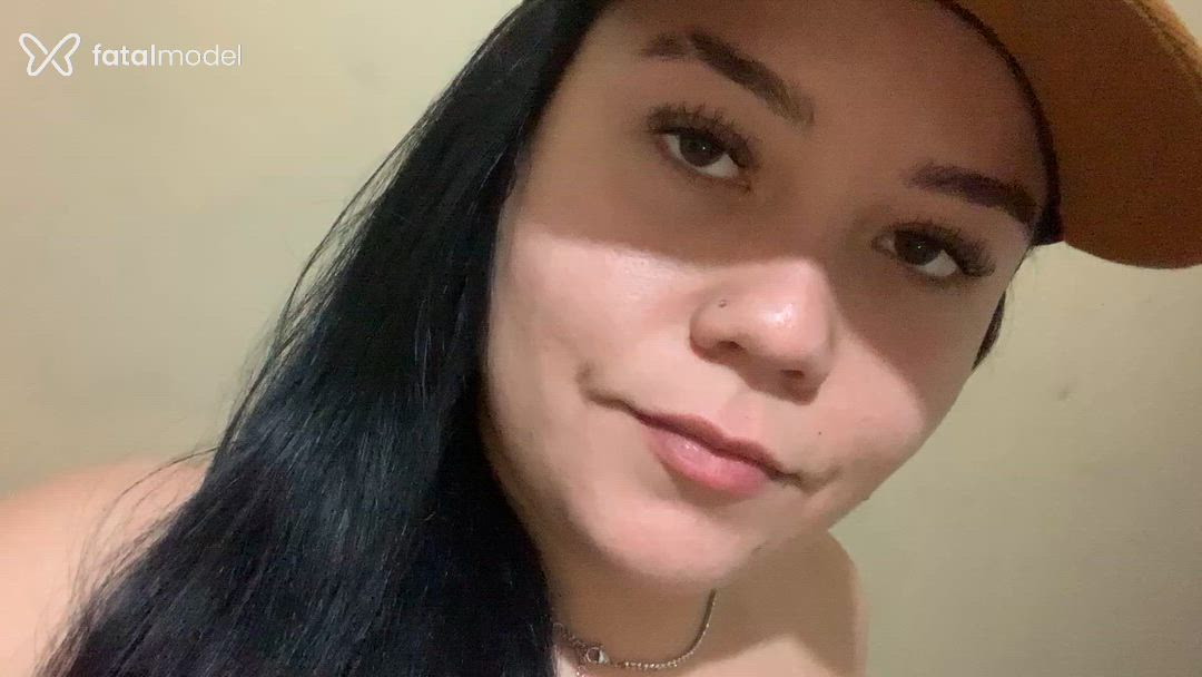Acompanhante mulher morena (o) de olhos castanhos - Cristal