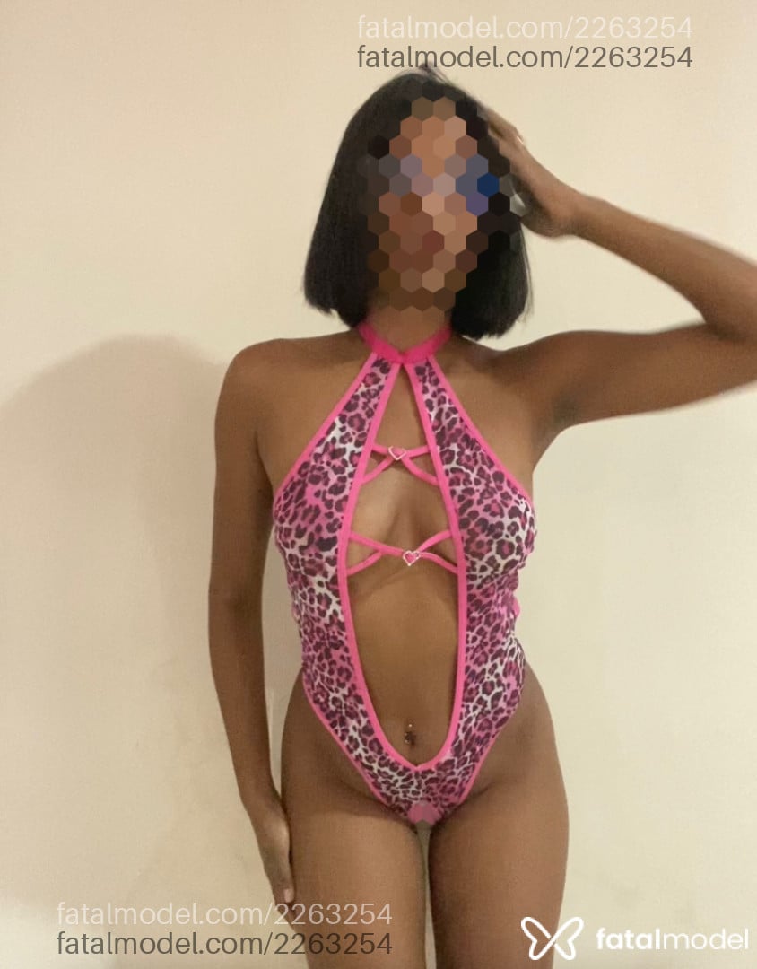 Acompanhante mulher morena (o) de olhos castanhos - Gaby Monteiro