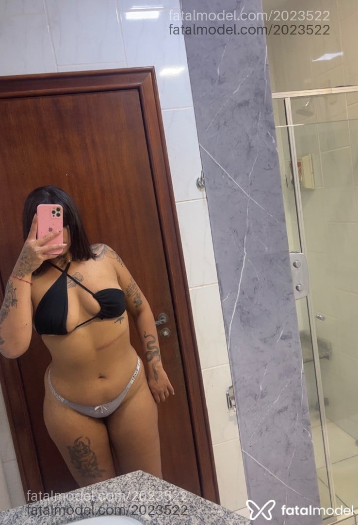 Acompanhante mulher morena (o) de olhos castanhos - Medusa