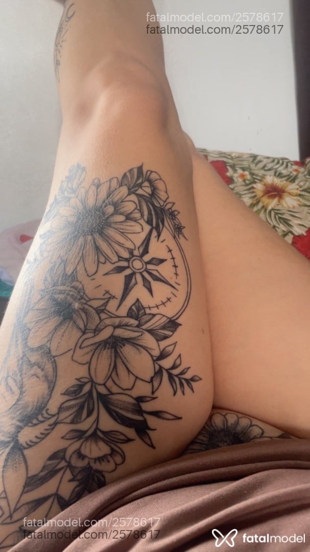 Acompanhante mulher loira (o) de olhos azuis - Clara