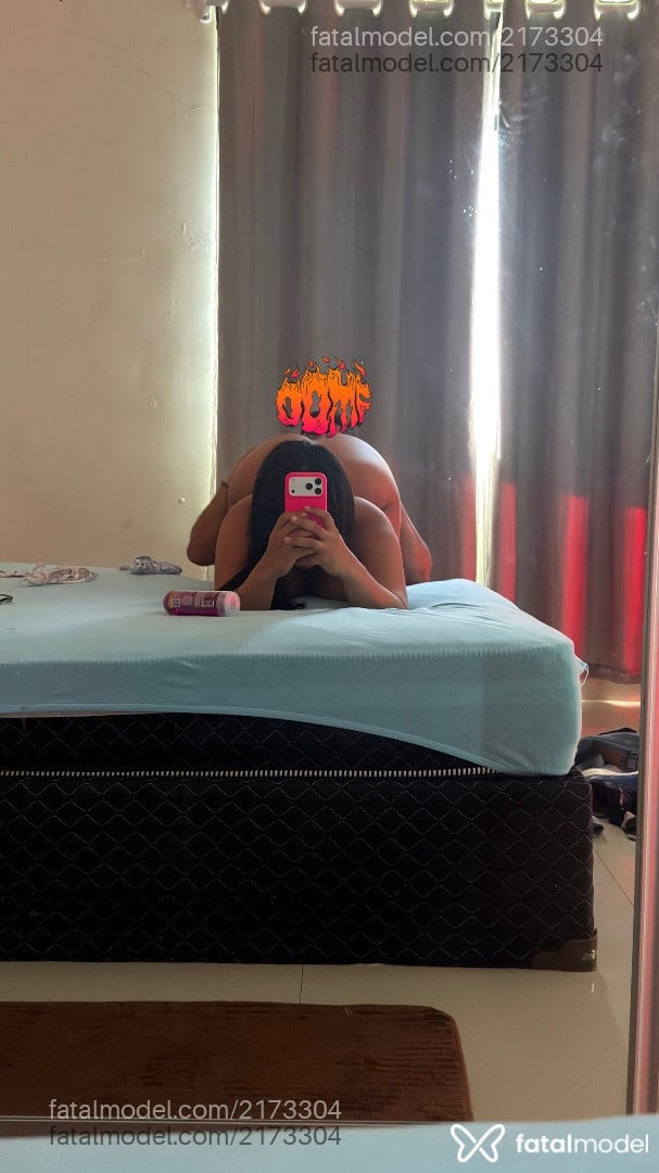 Acompanhante mulher com cabelo castanho de olhos castanhos - Camilly