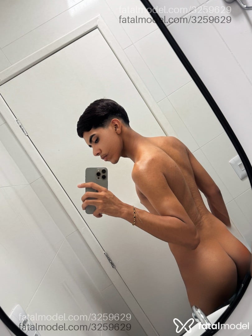 Acompanhante homem morena (o) de olhos castanhos - Oliver