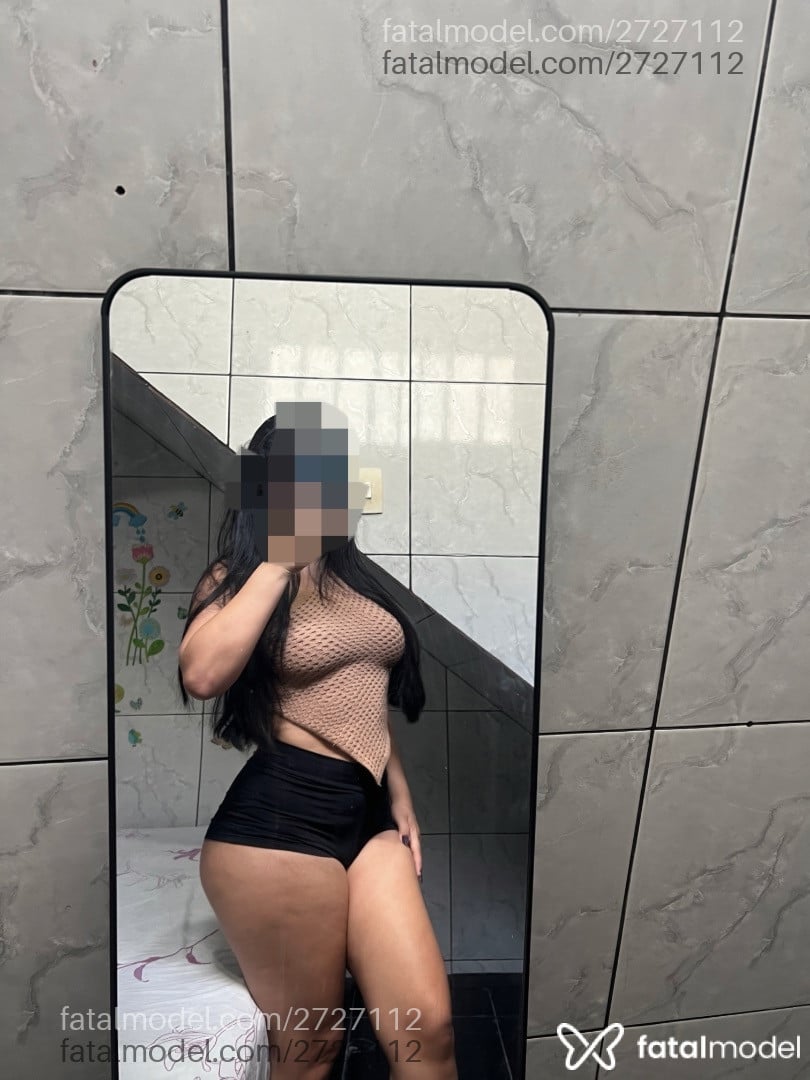 Acompanhante mulher com cabelo castanho de olhos mel - Larissa