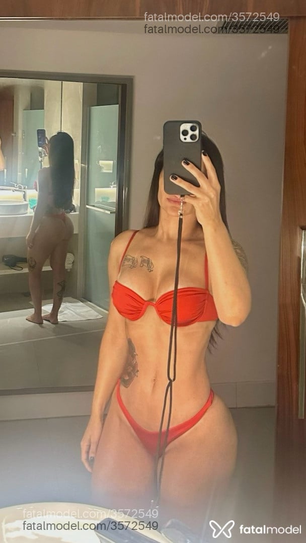 Acompanhante mulher com cabelo castanho de olhos castanhos - Bella Venturi