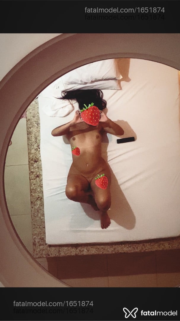 Acompanhante mulher com cabelo castanho de olhos castanhos - Mavi Souza