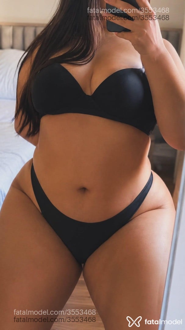 Acompanhante mulher morena (o) de olhos castanhos - Rafaella Prado