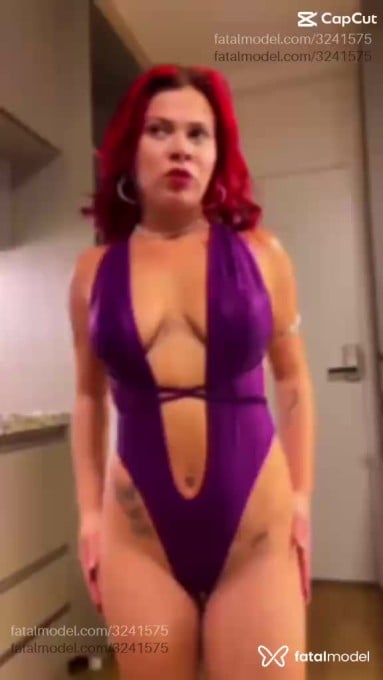 Acompanhante mulher ruiva (o) de olhos castanhos em Bauru - Isabela
