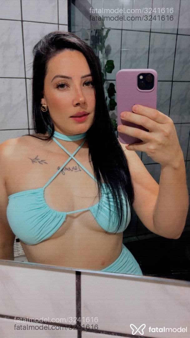 Acompanhante mulher morena (o) de olhos castanhos - Julia