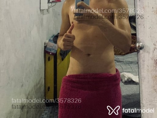 Acompanhante homem com cabelo castanho de olhos pretos - Luccas