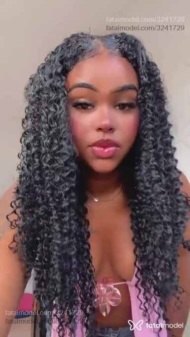 Acompanhante mulher morena (o) de olhos castanhos - Morena Acompanhante mulher morena (o) de olhos castanhos - Morena