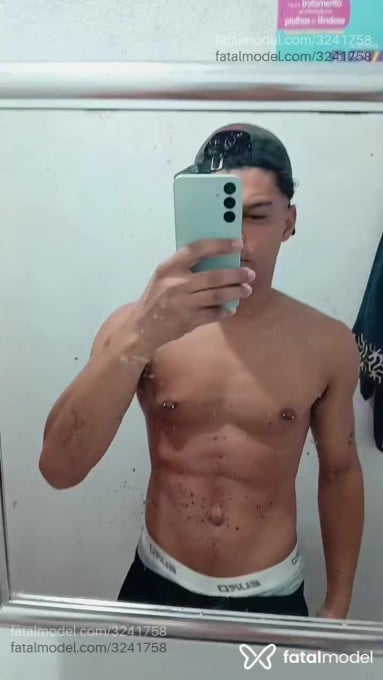 Acompanhante homem morena (o) de olhos pretos - Selton Vieira Acompanhante homem morena (o) de olhos pretos - Selton Vieira