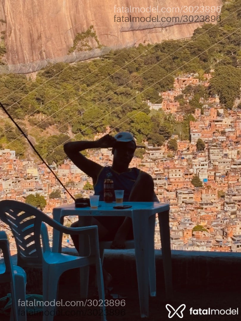 Acompanhante homem com cabelo castanho de olhos castanhos - Bryan