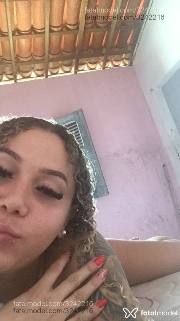 Acompanhante mulher loira (o) de olhos castanhos em Quixeramobim Acompanhante mulher loira (o) de olhos castanhos em Quixeramobim - Narah