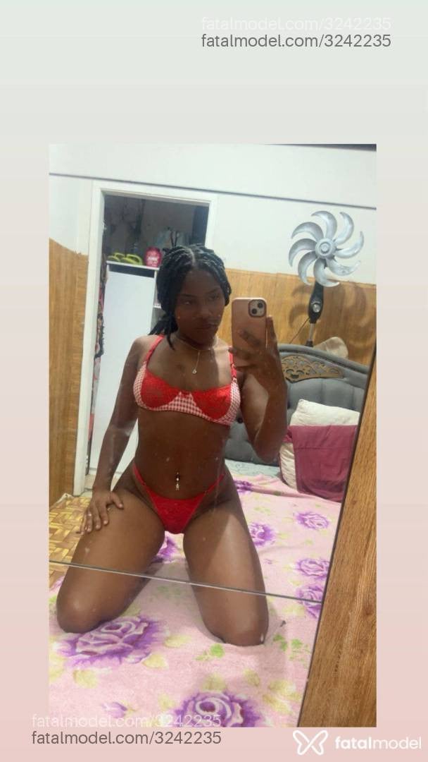 Acompanhante mulher morena (o) de olhos pretos em Volta Redonda - Vitorinha