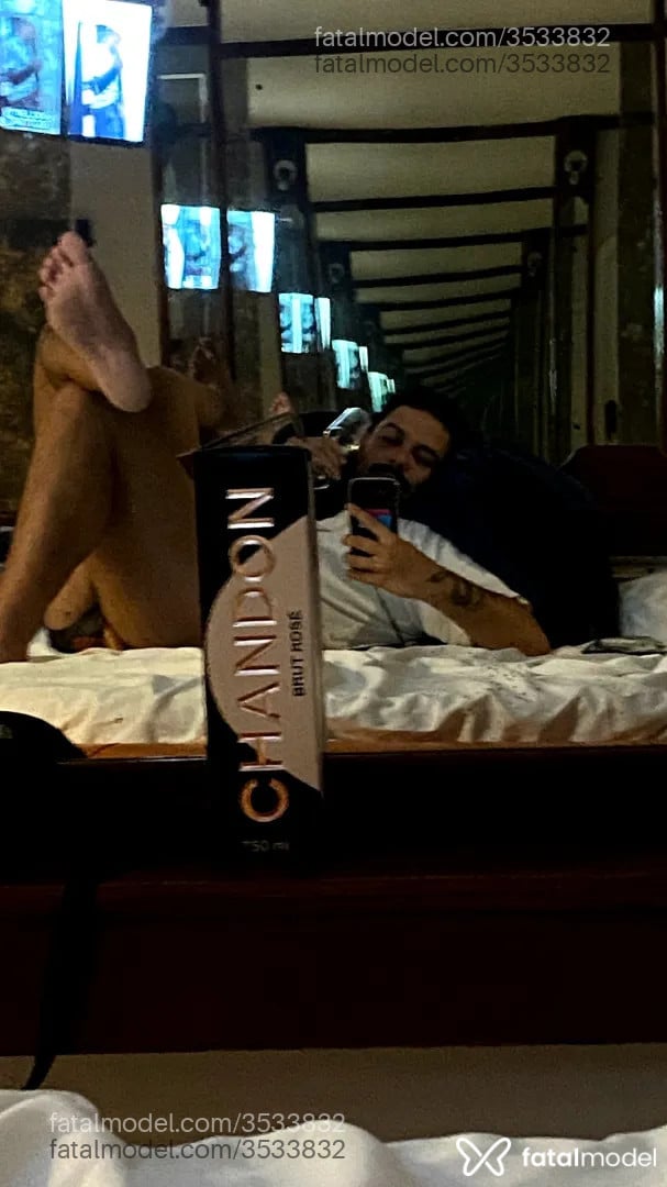Acompanhante homem morena (o) de olhos castanhos - Mathew
