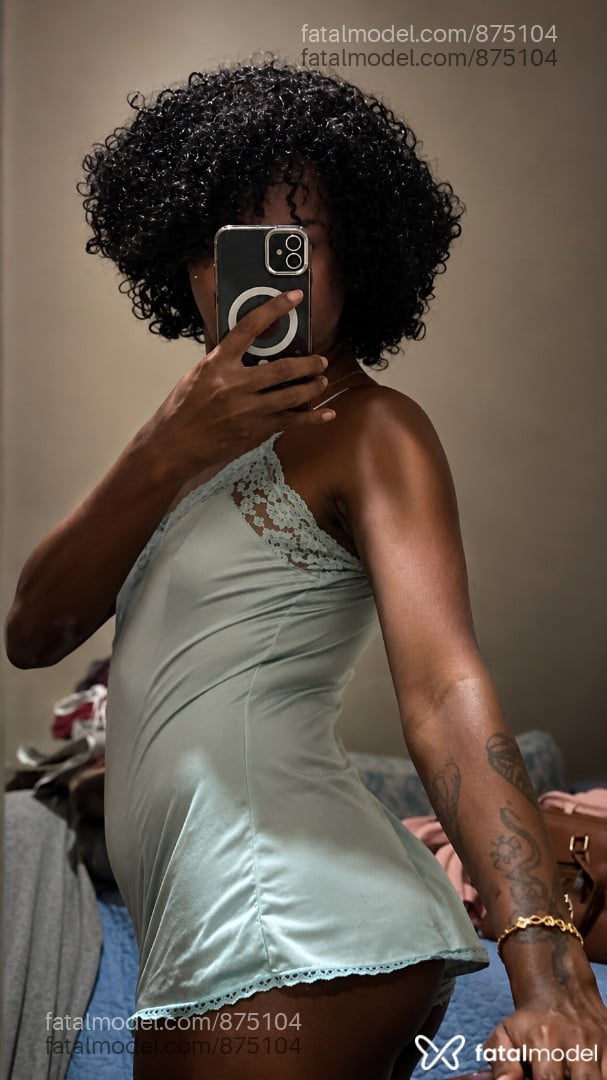 Acompanhante homem morena (o) de olhos pretos - Vivi