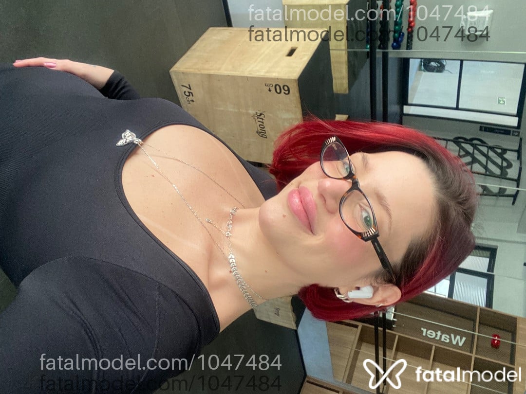 Acompanhante mulher ruiva (o) de olhos castanhos - Aurora