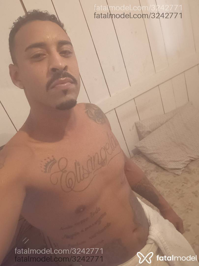Acompanhante homem morena (o) de olhos castanhos em Blumenau Acompanhante homem morena (o) de olhos castanhos em Blumenau - Amaral