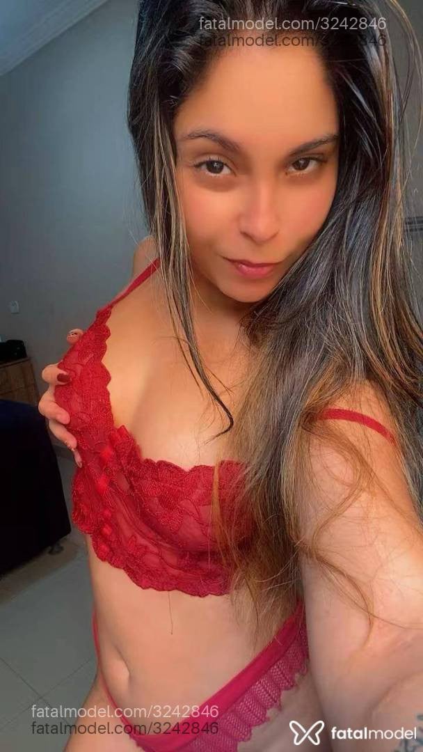 Acompanhante mulher com cabelo castanho de olhos castanhos em Caldas Novas - Julía