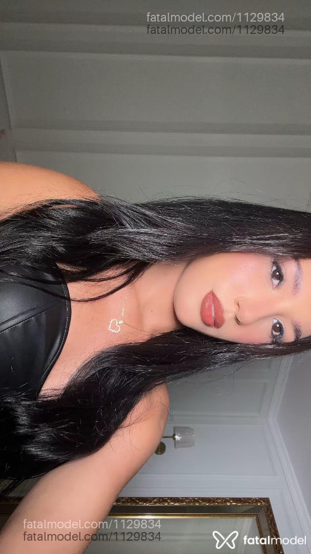 Acompanhante mulher morena (o) de olhos castanhos - Angel