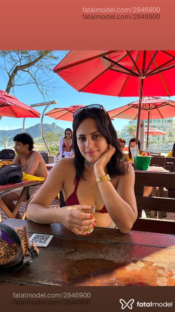 Acompanhante mulher morena (o) de olhos castanhos - Grazi