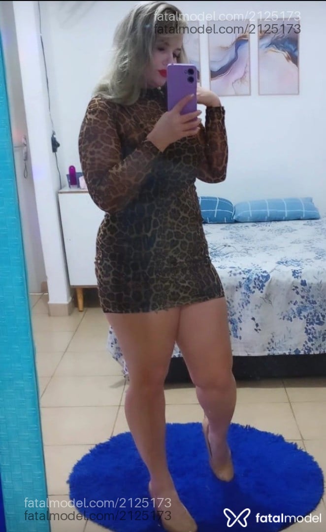 Acompanhante mulher loira (o) de olhos castanhos - Brenda